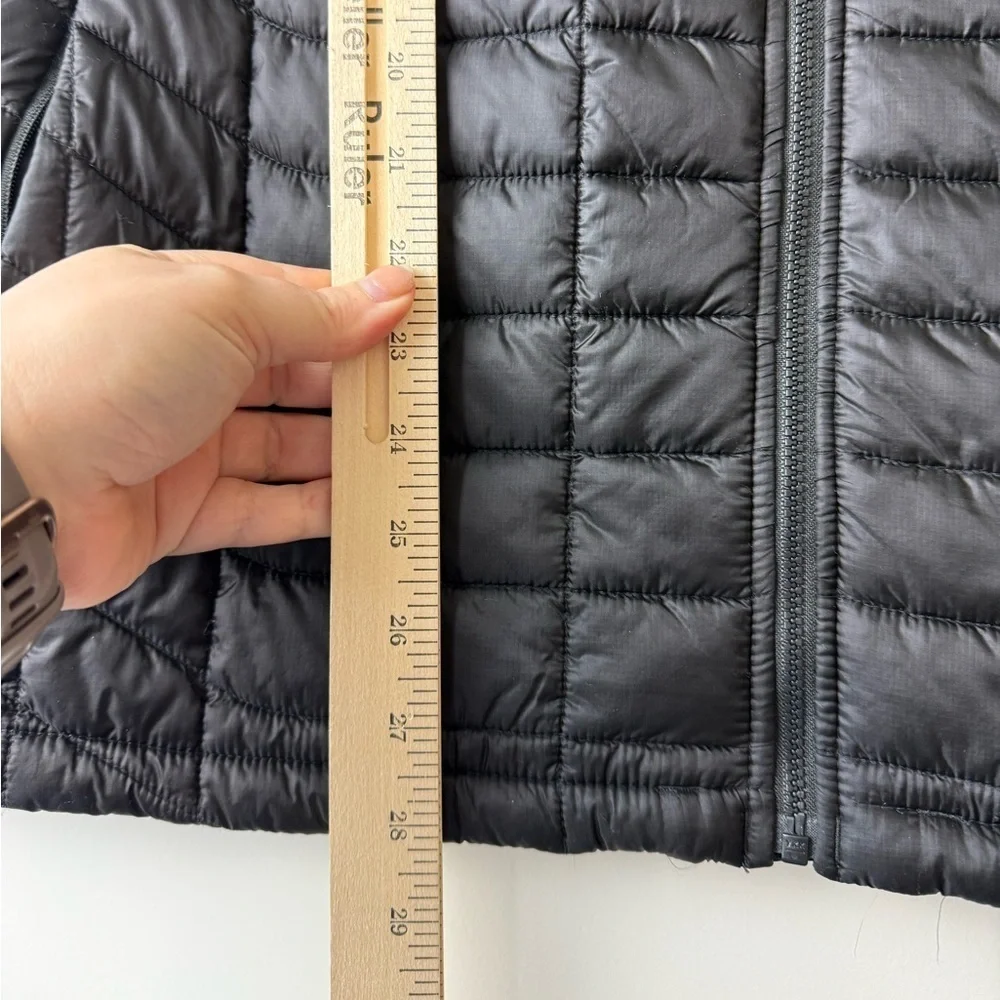 the North Face Quilted Vest Men’s Large Thermoball Eco Black Packable corp logo